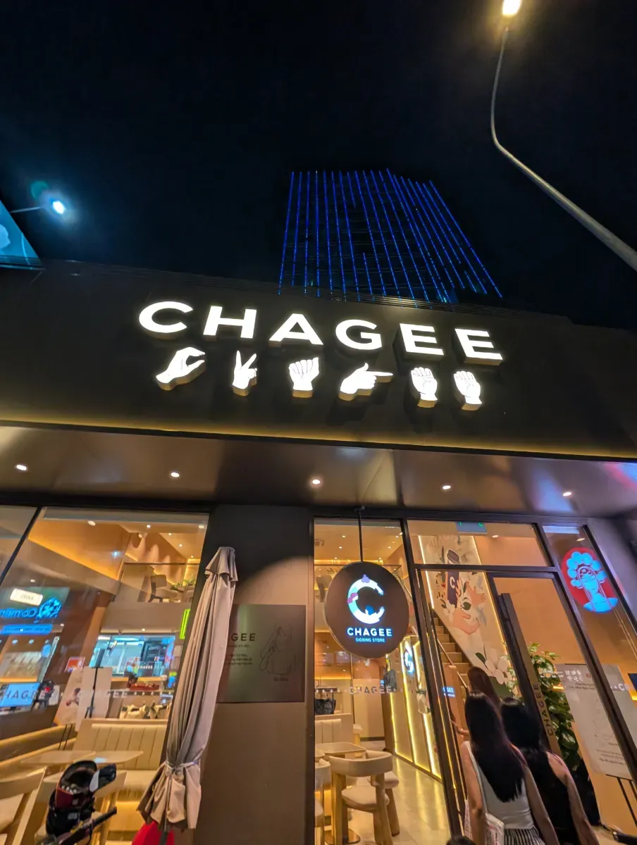 CHAGEE Cách Mạng Tháng Tám (Signing Store)