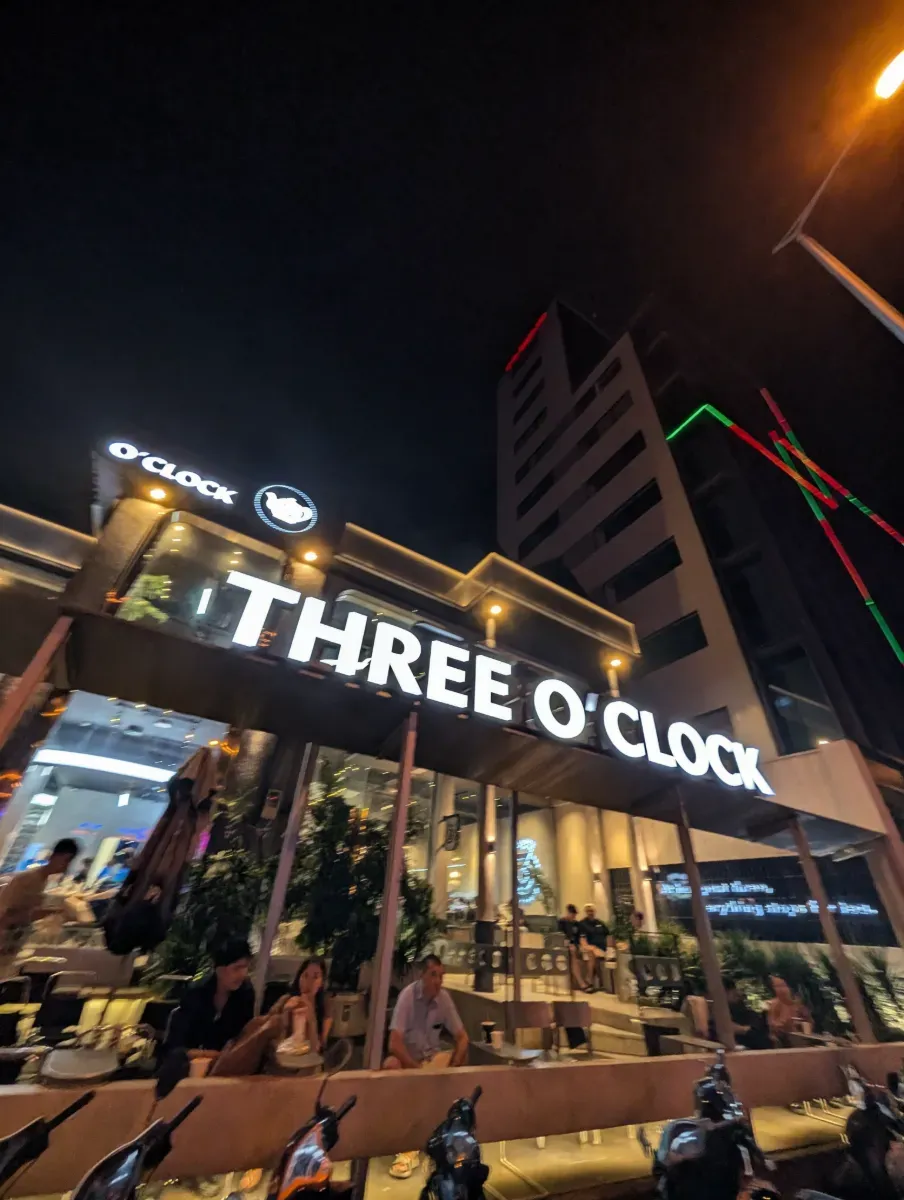 THREE O'CLOCK